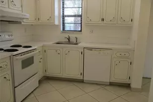 9233 SW 8th St, Boca Raton, FL 33428 - Photo 5