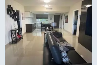 565 Oaks Lane #103, Pompano Beach, FL 33069 - Photo 9