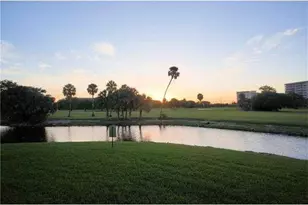 565 Oaks Ln, Pompano Beach, FL 33069 - Photo 5