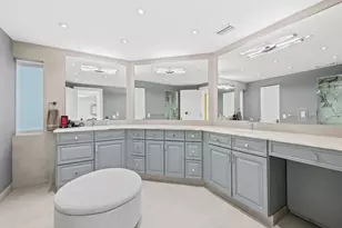 1050 Seminole Dr, Fort Lauderdale, FL 33304 - Photo 11