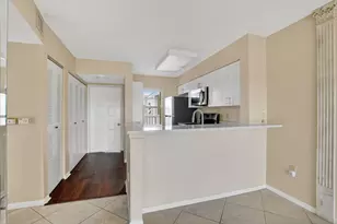 2236 N Cypress Bend Dr, Pompano Beach, FL 33069 - Photo 5