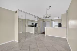 2236 N Cypress Bend Dr, Pompano Beach, FL 33069 - Photo 9