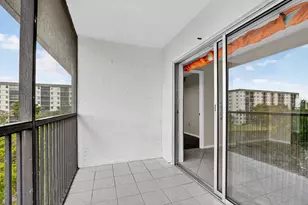 2236 N Cypress Bend Dr, Pompano Beach, FL 33069 - Photo 23