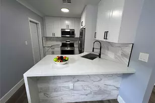 814 SW 12th Pl, Fort Lauderdale, FL 33315 - Photo 5