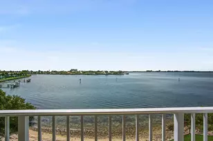 3 Harbour Isle Dr East Unit, Fort Pierce, FL 34949 - Photo 1