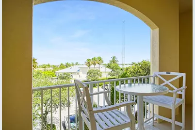 3 Harbour Isle Drive #302, Fort Pierce, FL 34949 - Photo 5