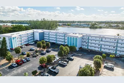 4311 Crystal Lake Drive #421, Pompano Beach, FL 33064 - Photo 5