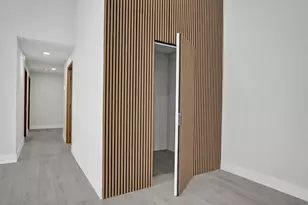 21392 Bridgeview Dr, Boca Raton, FL 33428 - Photo 9