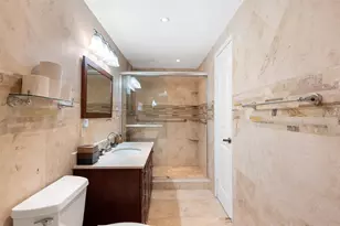 822 NE 25th Ave, Hallandale Beach, FL 33009 - Photo 15