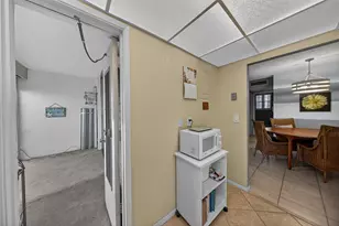 400 SE 10th St, Deerfield Beach, FL 33441 - Photo 21