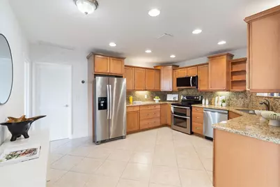 370 SE 3rd Court, Pompano Beach, FL 33060 - Photo 3