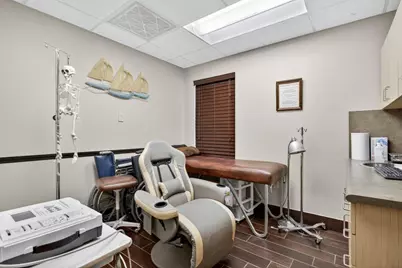 7471 W Oakland Park Boulevard, Tamarac, FL 33319 - Photo 17