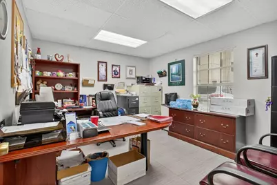 7471 W Oakland Park Boulevard, Tamarac, FL 33319 - Photo 37