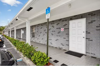 7471 W Oakland Park Boulevard, Tamarac, FL 33319 - Photo 7