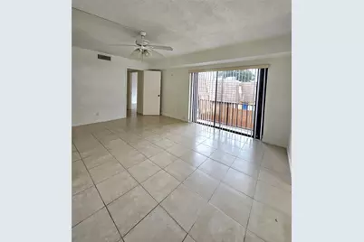 912 Springdale Circle, Palm Springs, FL 33461 - Photo 11