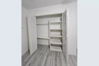 912 Springdale Circle, Palm Springs, FL 33461 - Photo 9