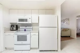 985 NW 69th Ave, Margate, FL 33063 - Photo 9