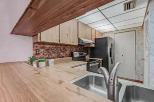 1491 NW 112th Way, Pembroke Pines, FL 33026 - Photo 15