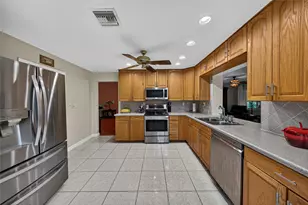 9812 NW 75th Ct, Tamarac, FL 33321 - Photo 25
