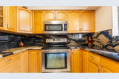 1867 NW 99th Avenue, Plantation, FL 33322 - Photo 15