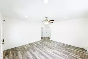 778 NW 80th St, Miami, FL 33150 - Photo 9