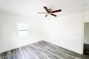 778 NW 80th St, Miami, FL 33150 - Photo 15