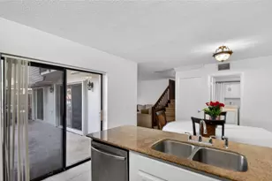 6131 NW 55th Ln, Tamarac, FL 33319 - Photo 9