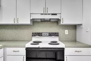 10442 E Clairmont Cir, Tamarac, FL 33321 - Photo 9