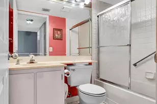 10442 E Clairmont Cir, Tamarac, FL 33321 - Photo 39