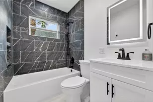 728 NE 7th St, Pompano Beach, FL 33060 - Photo 25