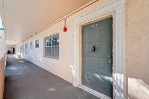 4211 NW 41st St Unit, Lauderdale Lakes, FL 33319 - Photo 5