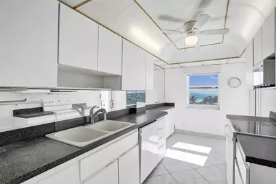 1051 Hillsboro Mile #702e, Pompano Beach, FL 33062 - Photo 13