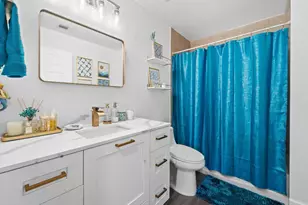 275 NE 18th St, Miami, FL 33132 - Photo 9