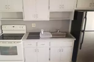 803 NE 8th St, Hallandale Beach, FL 33009 - Photo 37