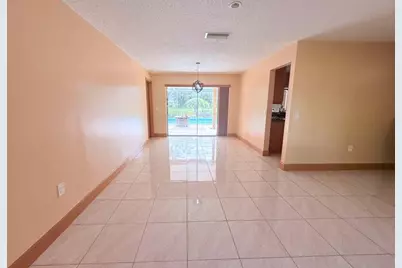 8800 NW 3 Street, Hollywood, FL 33024 - Photo 9