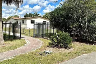 3470 NW 39th St, Lauderdale Lakes, FL 33309 - Photo 13