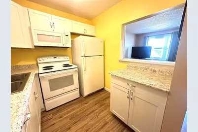 326 Tilford P #326, Deerfield Beach, FL 33442 - Photo 9