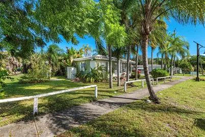 302 SW 15th Street, Dania Beach, FL 33004 - Photo 43