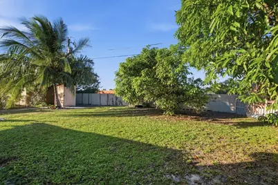 561 NE 38th Street, Pompano Beach, FL 33064 - Photo 7