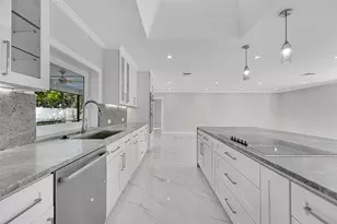 1190 Dolphin Rd, Singer Island, FL 33404 - Photo 15