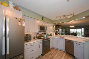 2238 N Cypress Bend Dr, Pompano Beach, FL 33069 - Photo 9