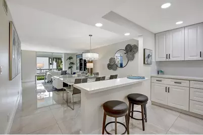 9720 S Hollybrook Lake Drive #204, Pembroke Pines, FL 33025 - Photo 3