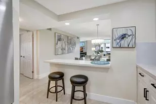 9720 S Hollybrook Lake Dr, Pembroke Pines, FL 33025 - Photo 11