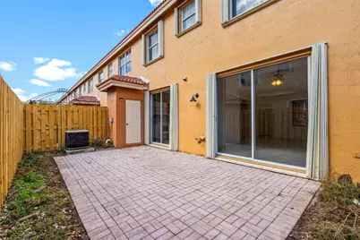 8520 NW 139th Terrace #1602, Hialeah, FL 33016 - Photo 5