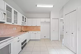 8520 NW 139th Terrace, Miami Lakes, FL 33016 - Photo 3