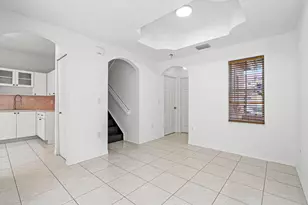 8520 NW 139th Terrace, Miami Lakes, FL 33016 - Photo 9