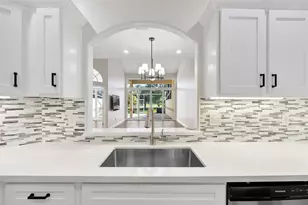 576 W Palm Aire Dr, Pompano Beach, FL 33069 - Photo 17