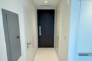300 Biscayne Blvd Way, Miami, FL 33131 - Photo 9
