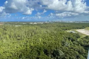 14951 Royal Oaks Ln, North Miami, FL 33181 - Photo 9