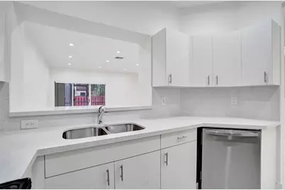 1003 NW 100th Avenue, Hollywood, FL 33024 - Photo 7